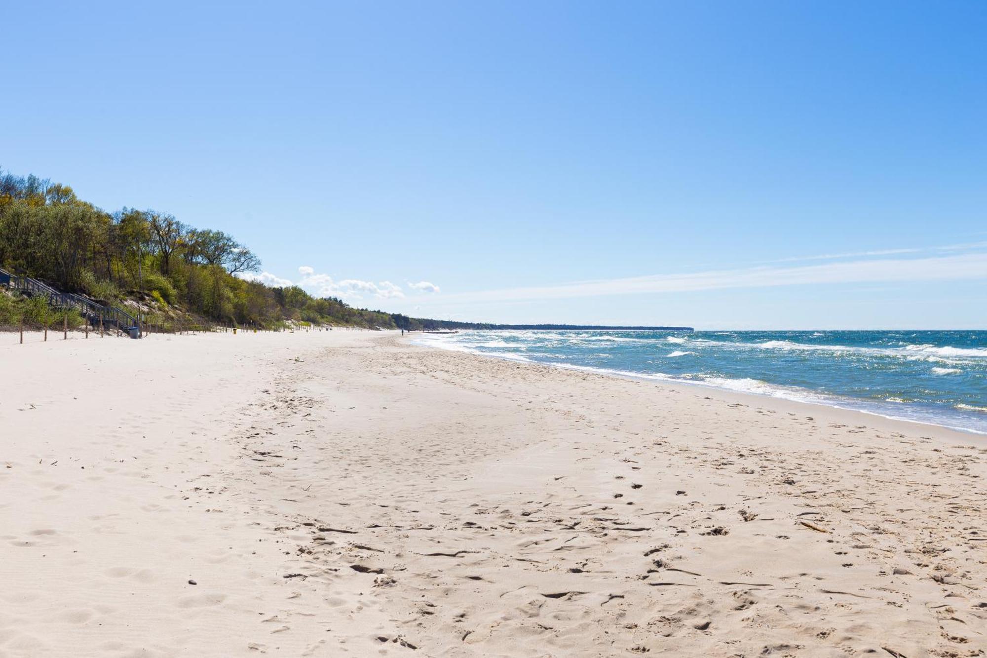 Appartamento Sunny Bliss Polanki Klonowa, 350m Beach, Pool, Sauna, Gym Kołobrzeg