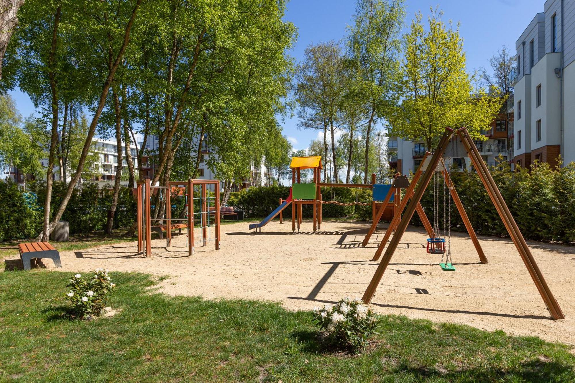 Апартаменти Sunny Bliss Polanki Klonowa, 350m Beach, Pool, Sauna, Gym Колобжег