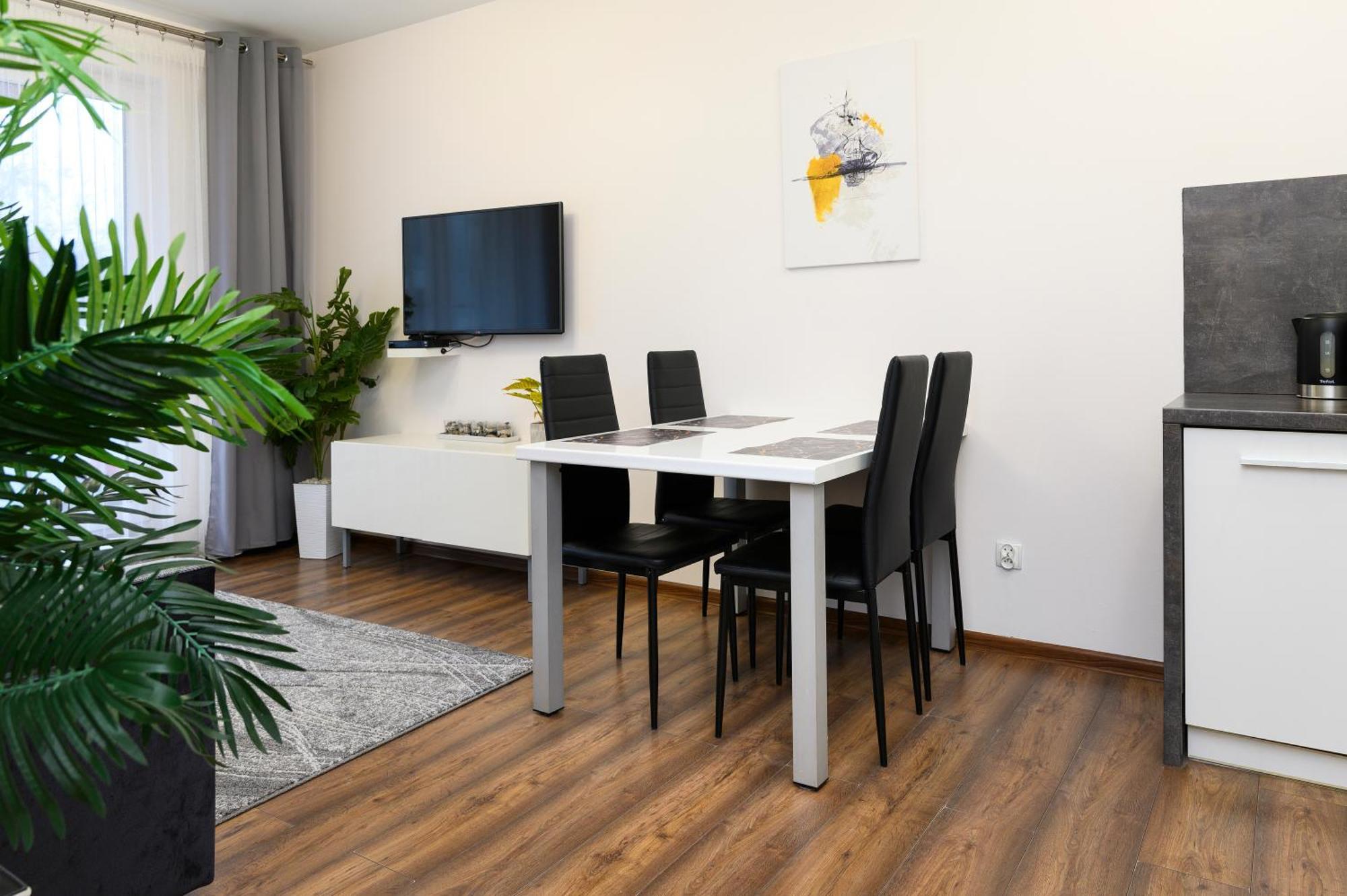 Sunny Bliss Polanki Klonowa, 350m Beach, Pool, Sauna, Gym Апартаменти